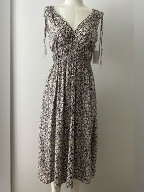 Time and Tru Cream and Black Floral V‑Neck Maxi Dress